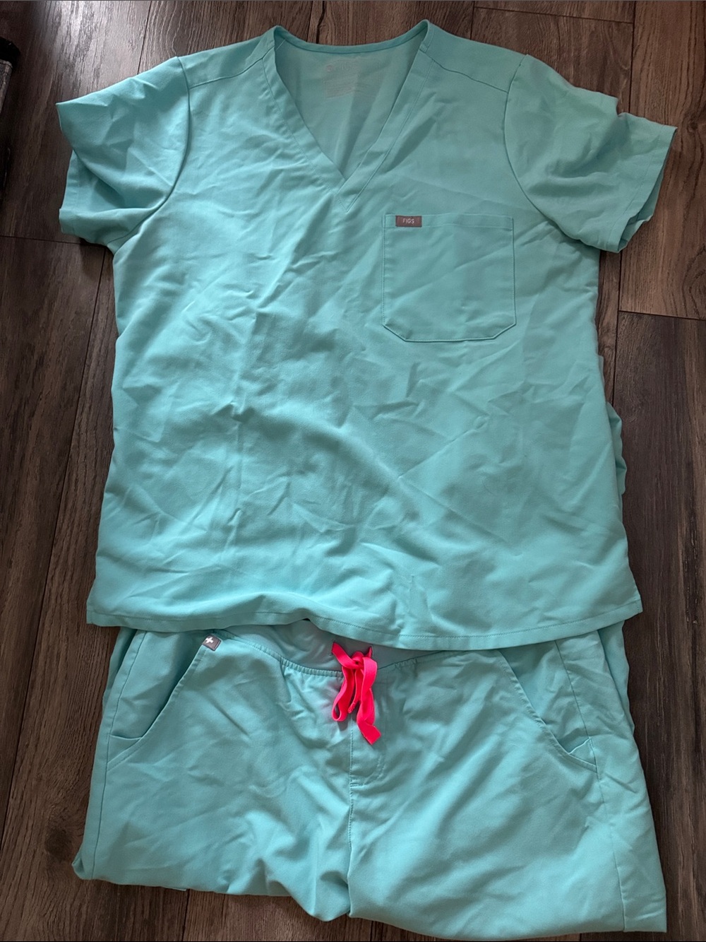 Figs light blue V-Neck Short Sleeve Top with Pink Drawstring Detail Joggers